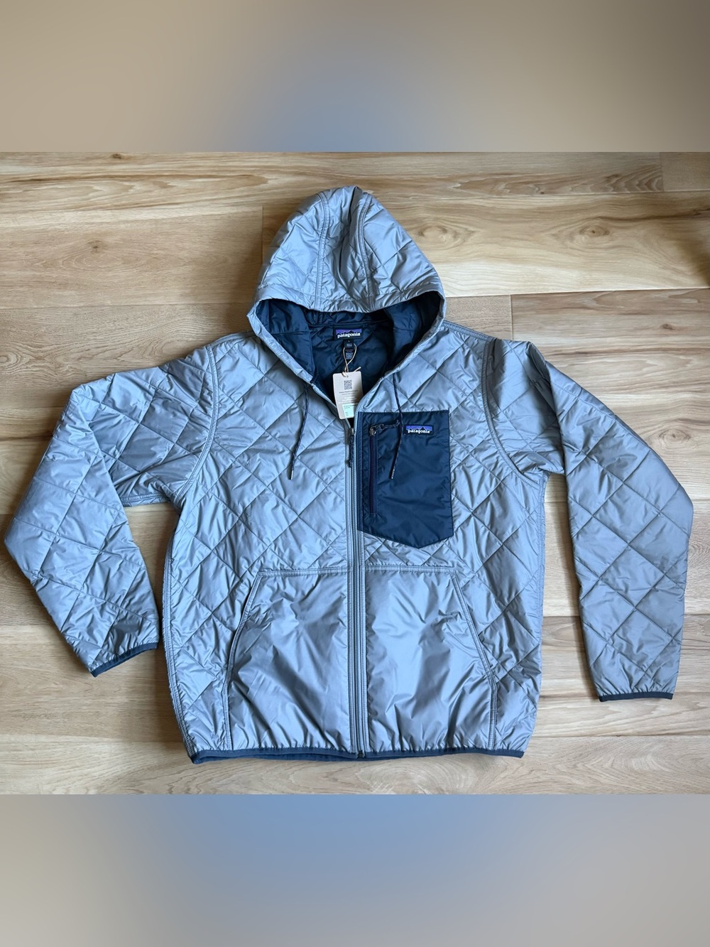 Patagonia Men's Diamond Quilted Bomber Hoody - 27611 - Size L - NWT